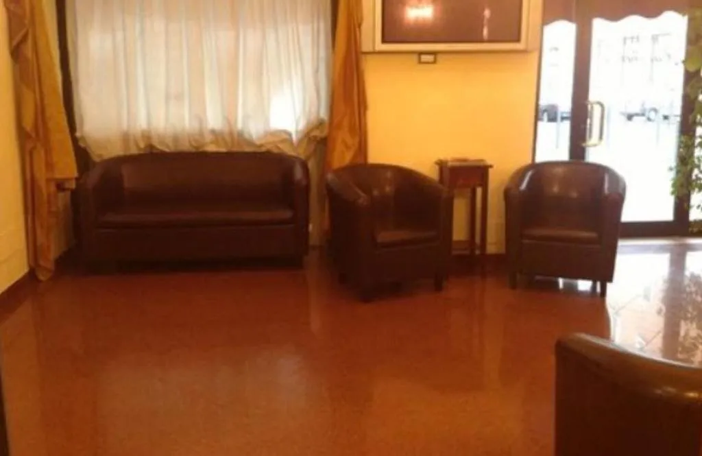 Lobby, California, Rome