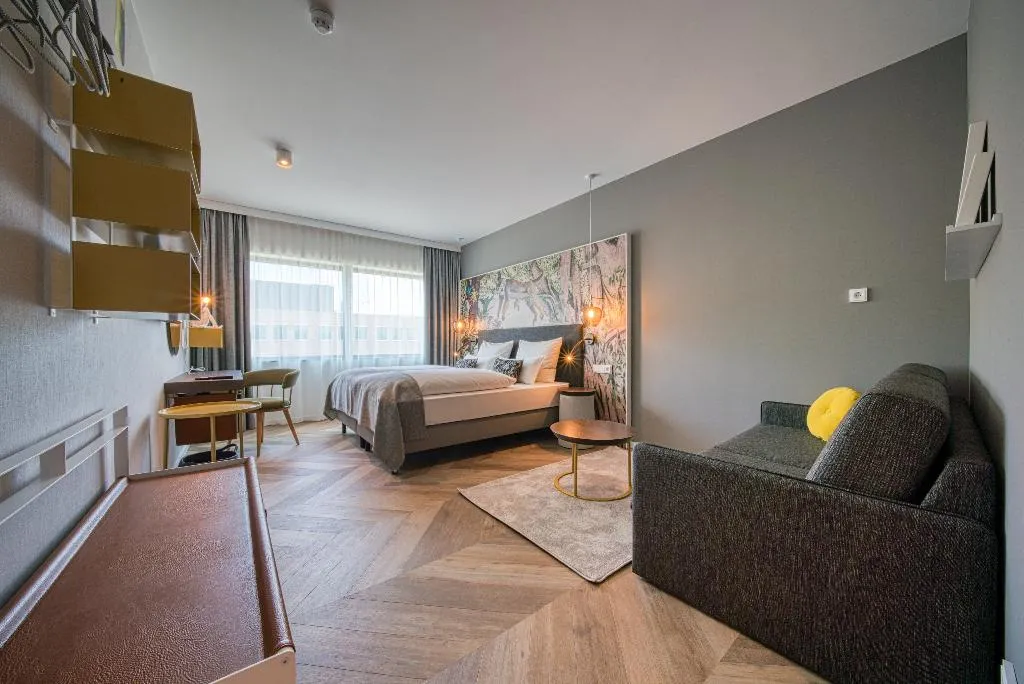 DOUBLE COMFORT Room, Vienna House Easy by Wyndham Amsterdam Airport, Amsterdam