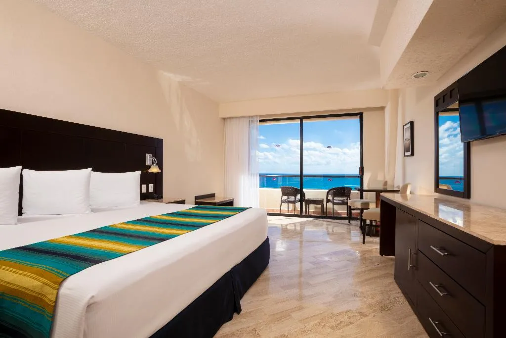 Room, Crown Paradise Club Cancun All Inclusive, Cancun Area