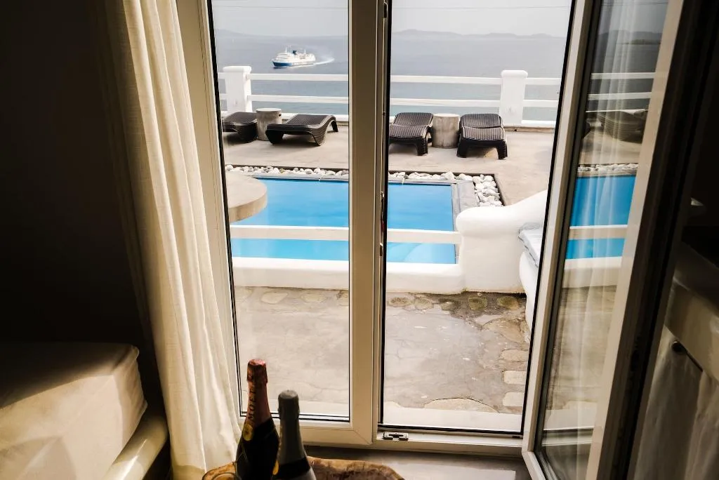 Room, Flaskos Suites, Mykonos