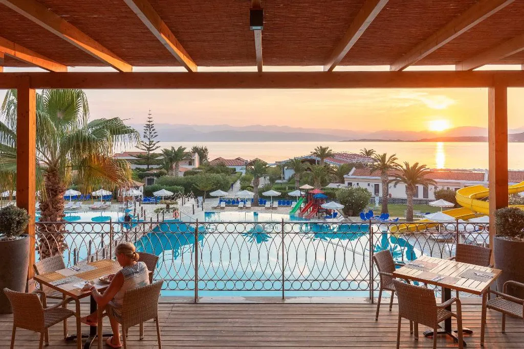 Restaurant, Roda Beach Resort and Spa, Corfu