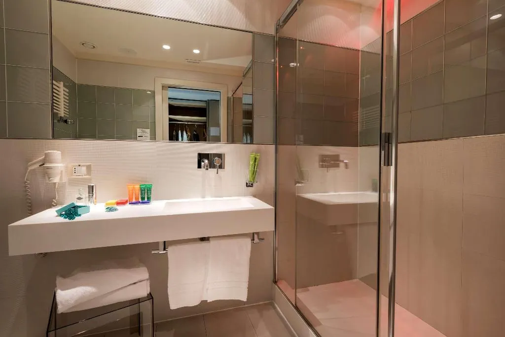 Room, Devero Hotel & Spa, BW Signature Collection, Milan