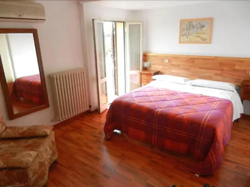 Room, Hotel Paradiso, Perugia