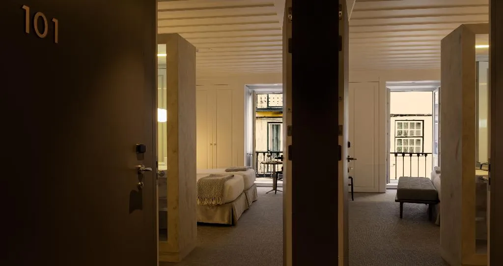 Room CONNECTING ROOM Room, Lisboa Pessoa Hotel, Lisbon