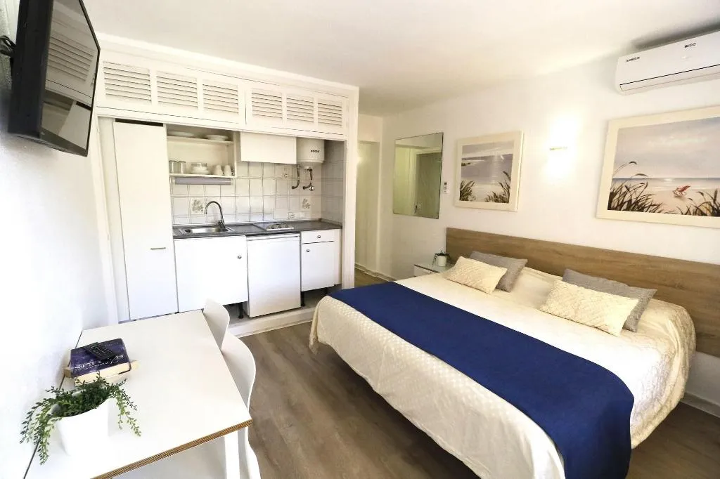 Room, Naika Studios & Apartments, Majorca