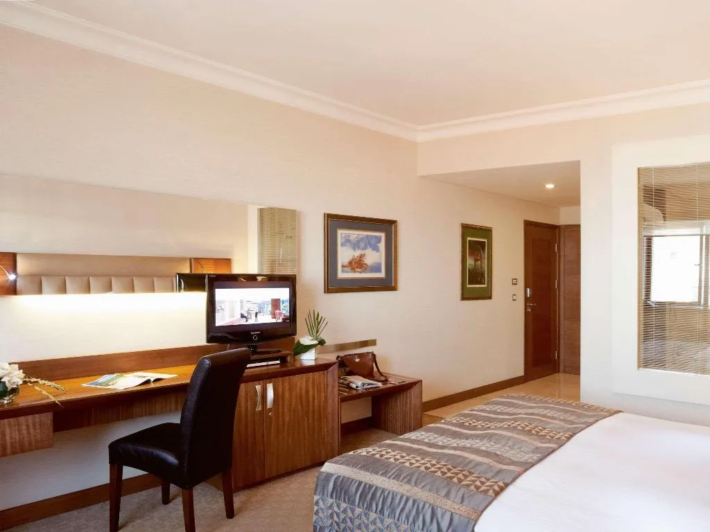 SINGLE SUPERIOR Room, Mövenpick Izmir, Izmir