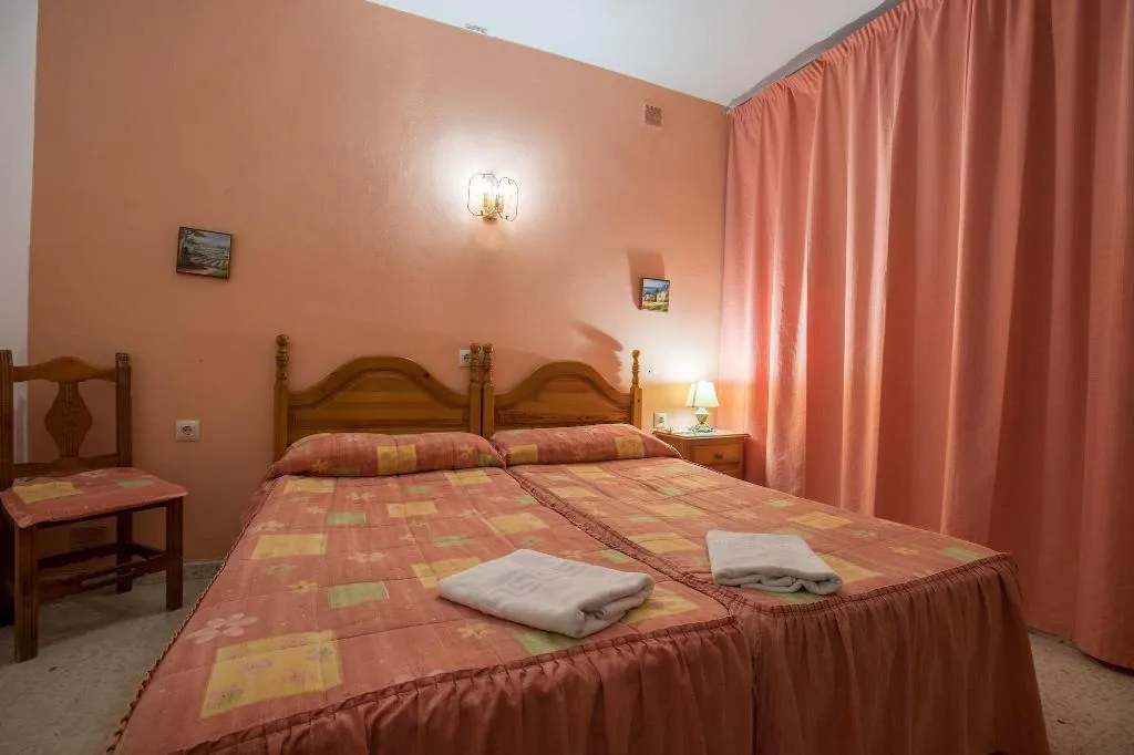 Room, Pensión Javier, Seville