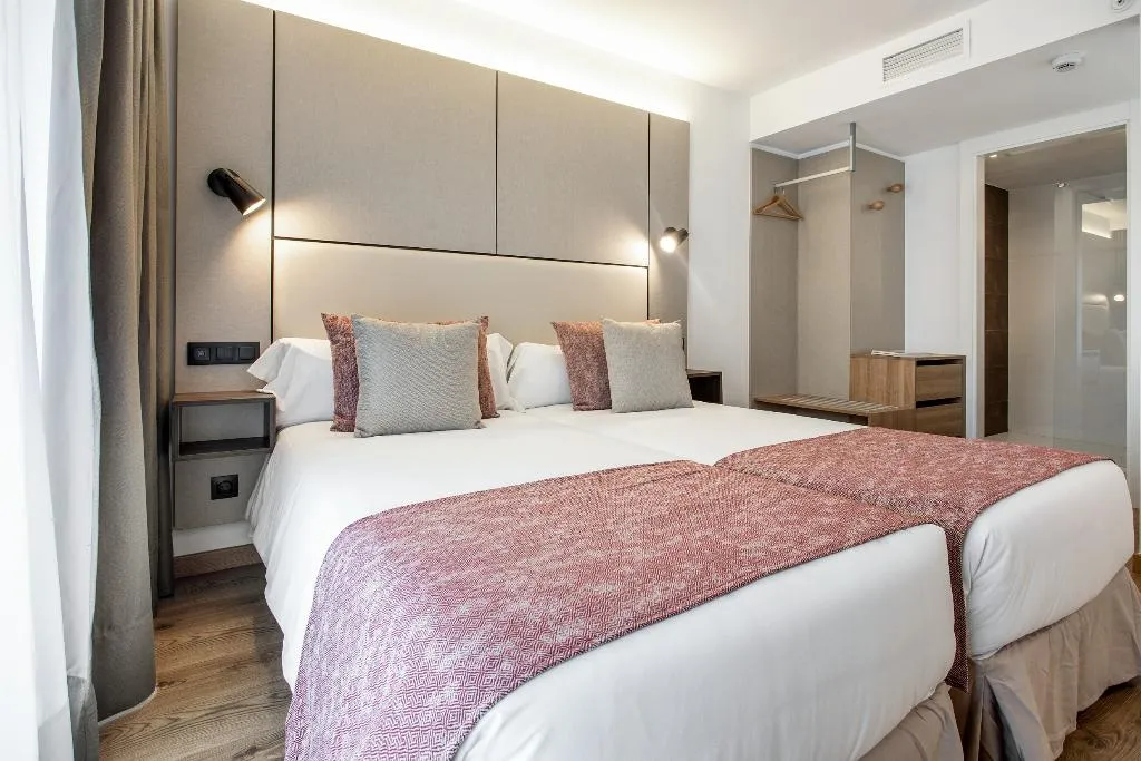 APARTMENT CAPACITY 2 ONE BEDROOM Room, Pierre & Vacances Madrid Aptos Eurobuilding 2, Madrid