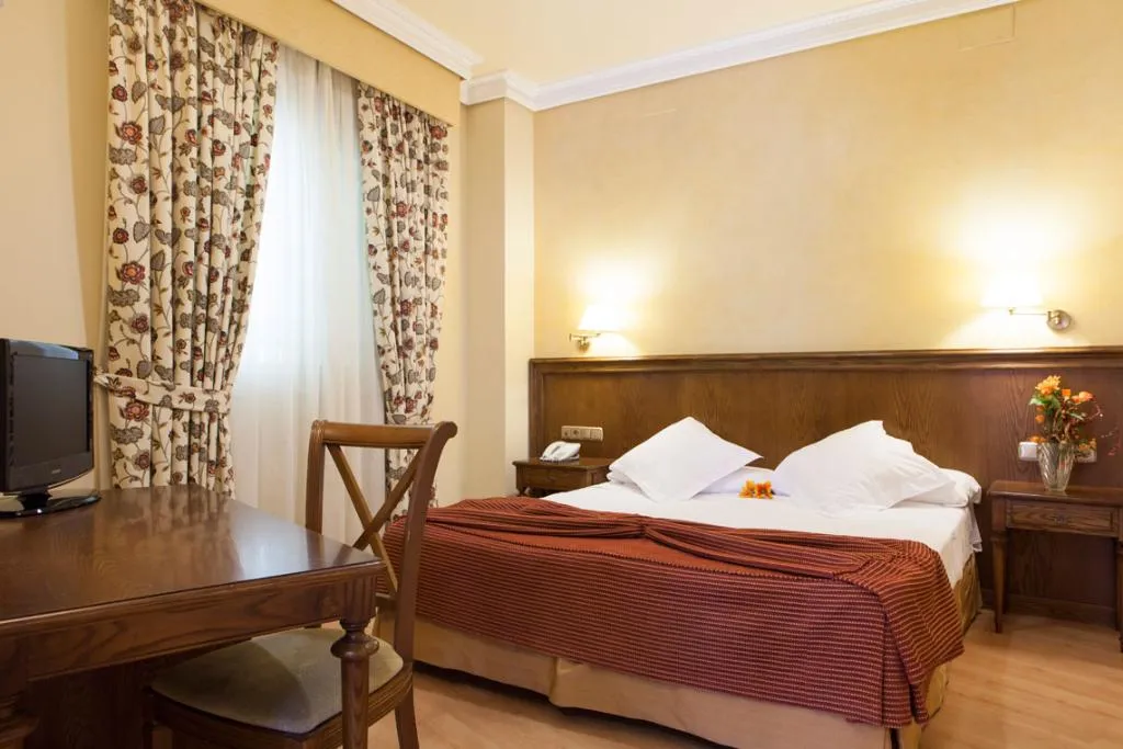 Double or Twin STANDARD Room, Hotel Cervantes, Seville