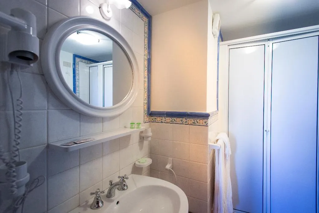 QUADRUPLE STANDARD Room, Masseria Rossella, Palermo