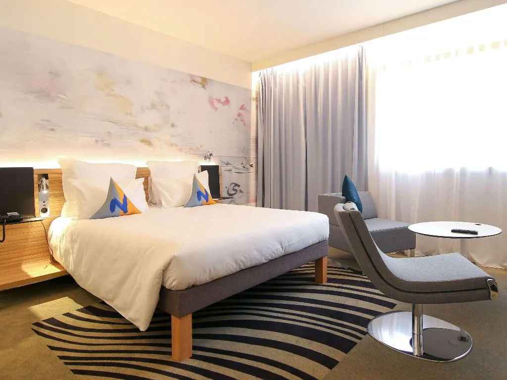 DOUBLE EXECUTIVE KING BED Room, Novotel Tunis Lac, Tunisia