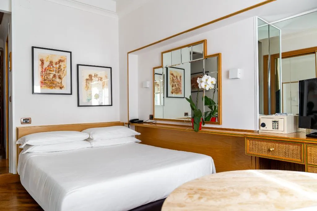 DOUBLE ECONOMY Room, Oxford, Rome