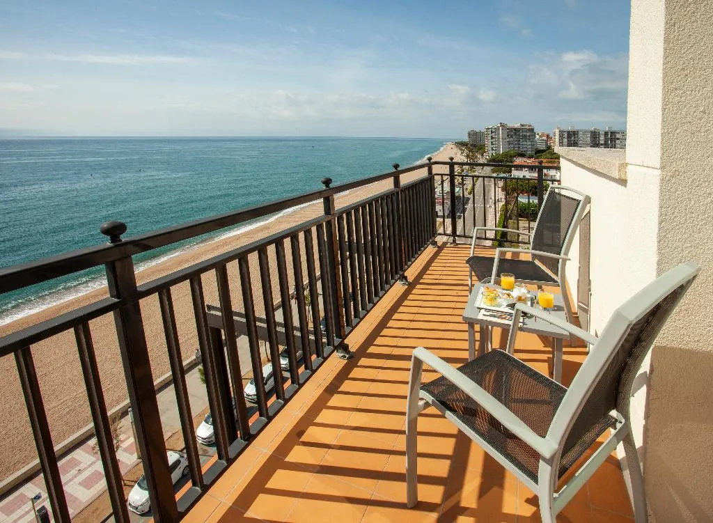 DOUBLE SUPERIOR SEA VIEW Room, Hotel Blanes Horitzó by Pierre & Vacances, Costa Brava