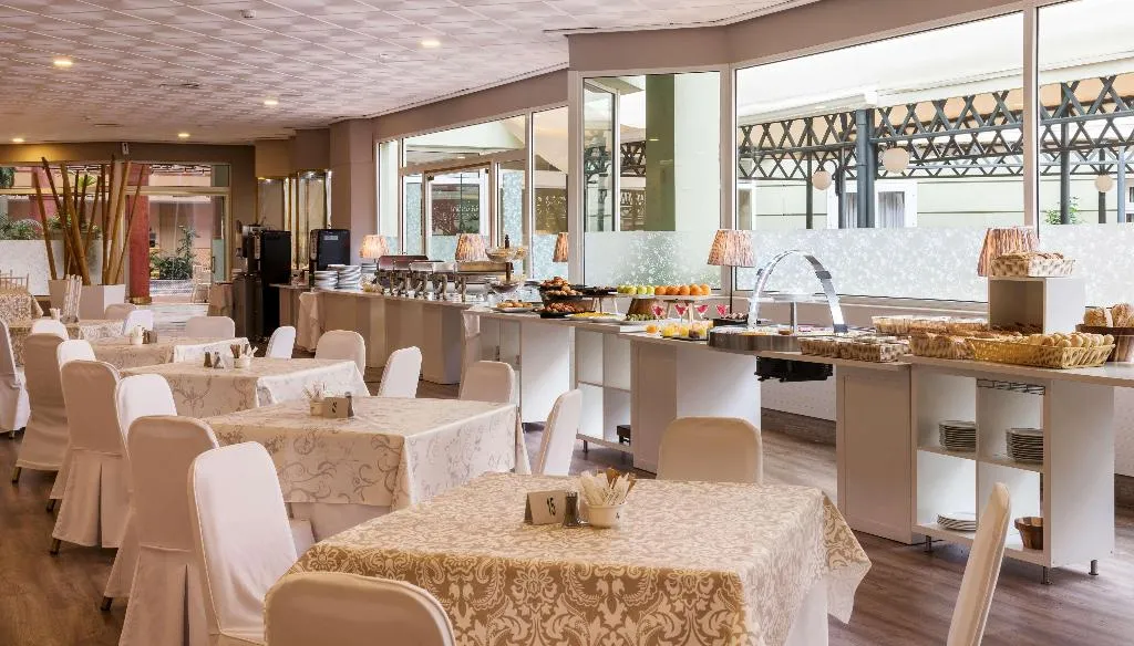 Restaurant, Ilunion Alcora Sevilla, Seville