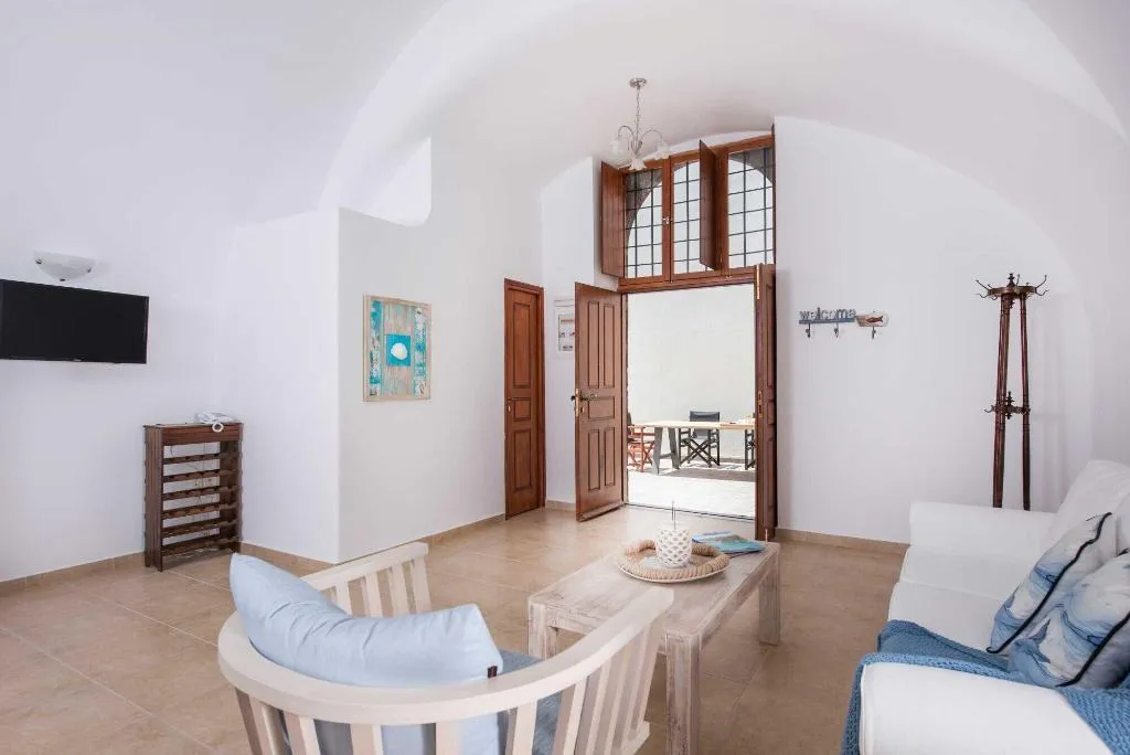 Room, Estate 1896, Santorini