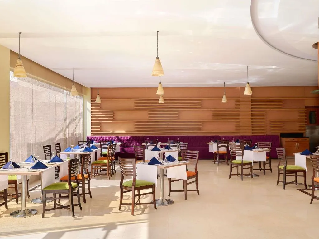 Restaurant, Novotel Cairo Airport, Cairo