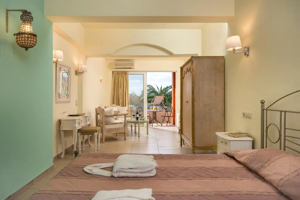 SUITE WITH PRIVATE POOL Room, Orpheas Resort, Crete