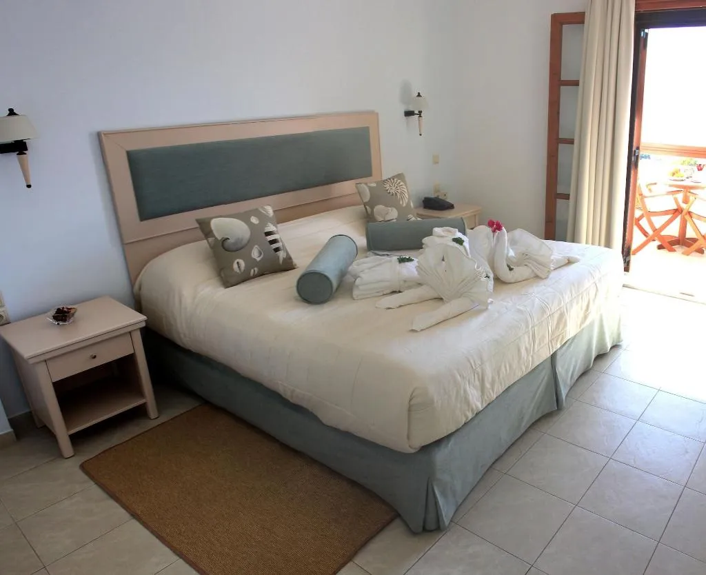 Room, Magic, Skiathos