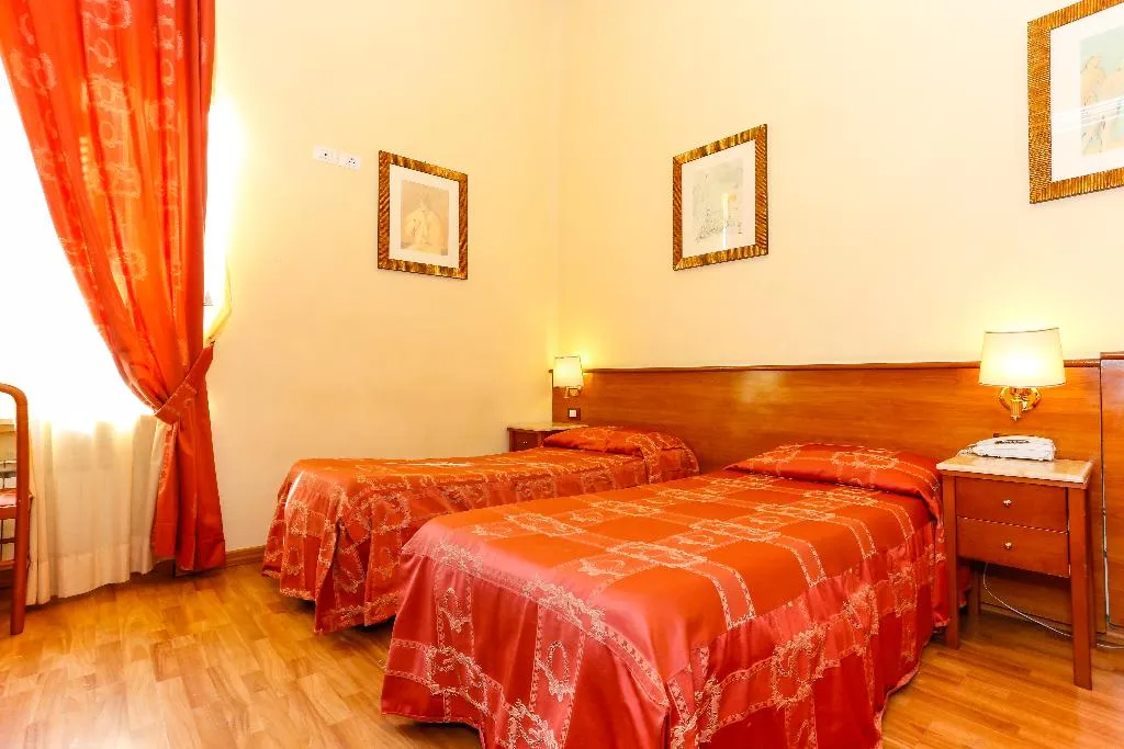 TWIN STANDARD Room, Tempio di Pallade, Rome