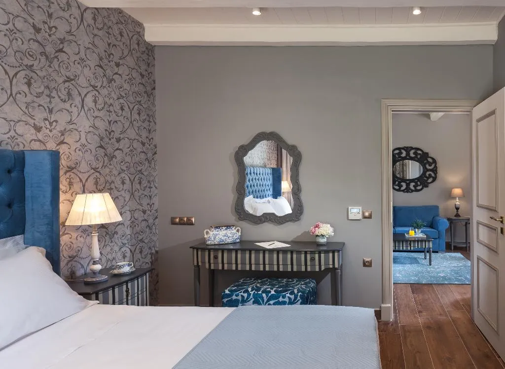 SUITE SUPERIOR GARDEN VIEW Room, Kyniska Palace Conference & Spa, Athens
