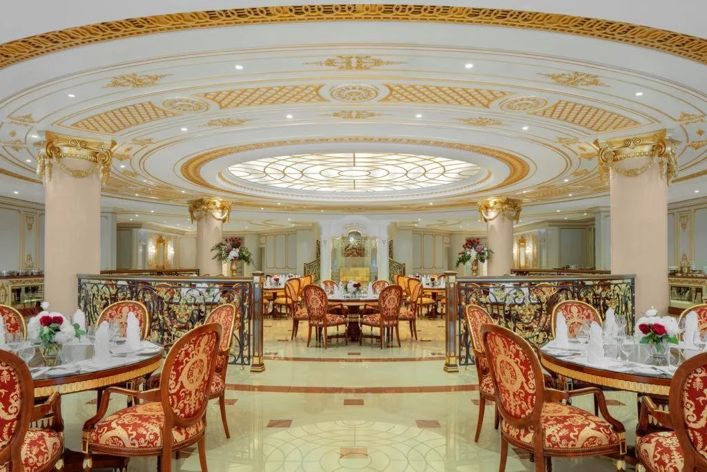 Restaurant, Raffles The Palm Dubai, Dubai