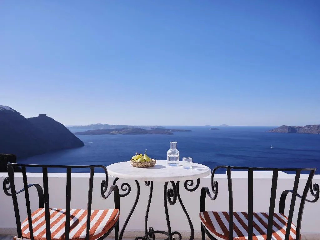 JUNIOR SUITE SUPERIOR WITH DOUBLE BED Room, San Antonio, Santorini