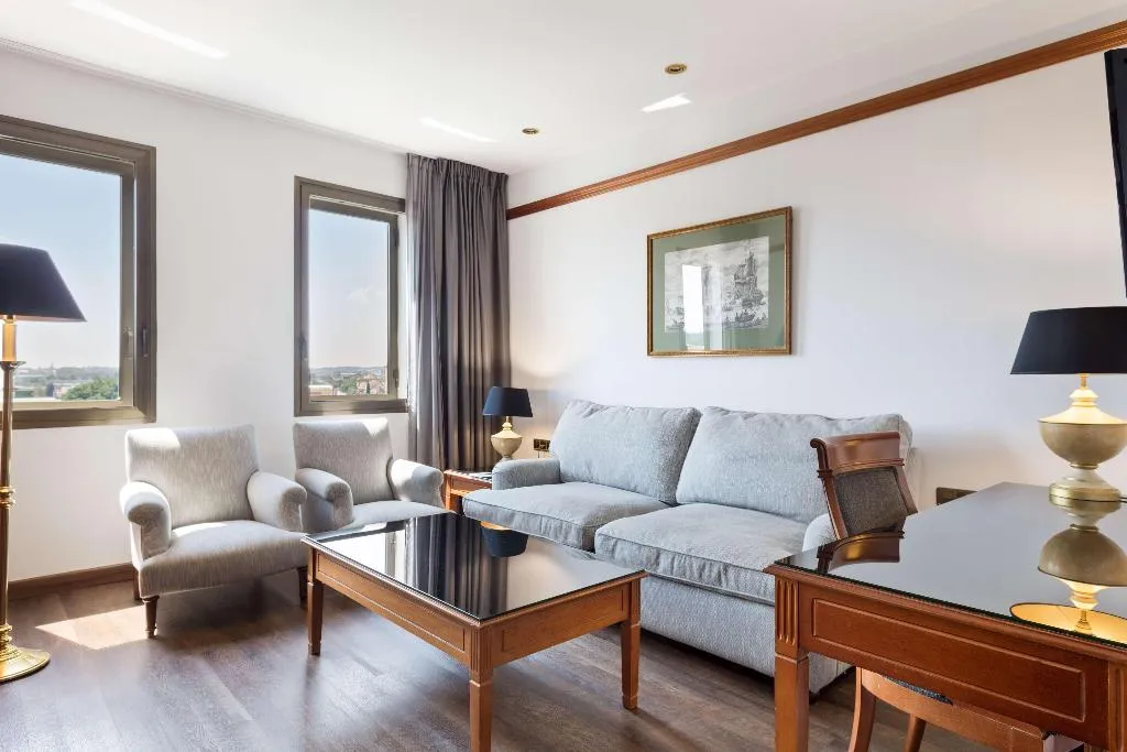 JUNIOR SUITE KING SIZE BED Room, Best Western Premier CMC Girona, Costa Brava