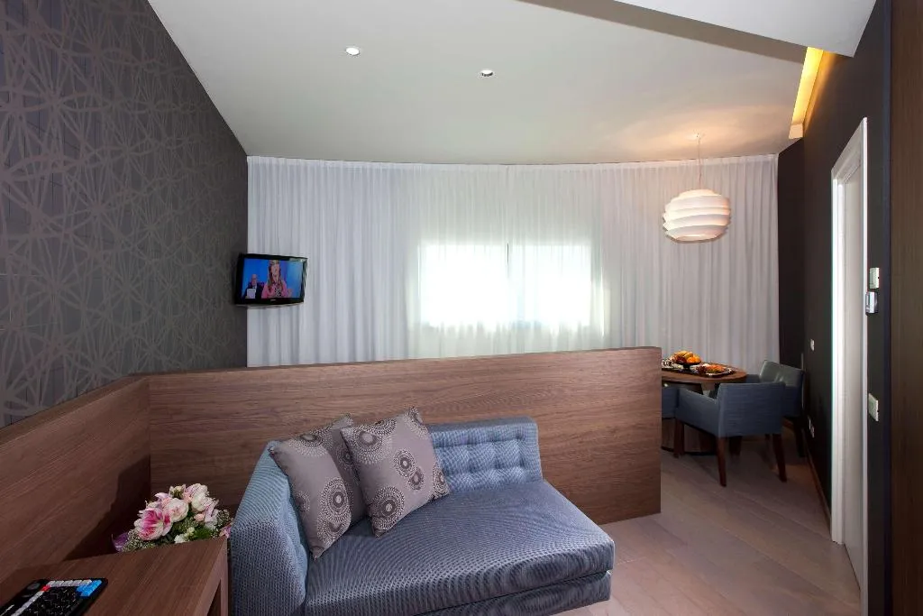 JUNIOR SUITE PRESTIGE Room, Devero Hotel & Spa, BW Signature Collection, Milan