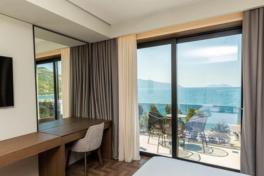 Room, Mazarine Hotel, Kavaje