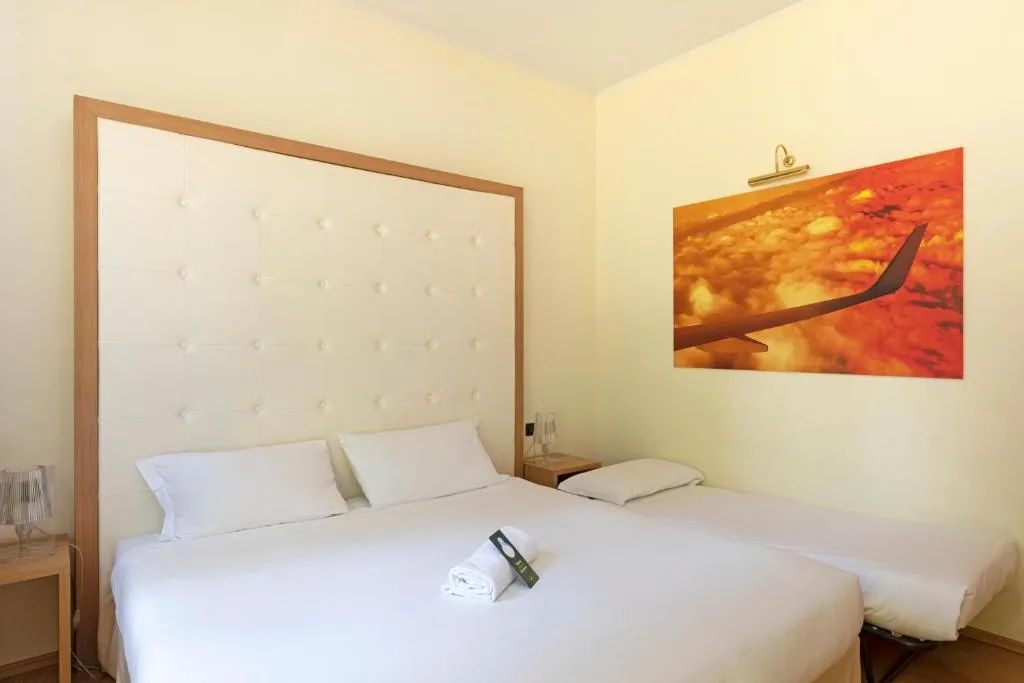 TRIPLE STANDARD Room, B&B Hotel Malpensa Lago Maggiore, Milan