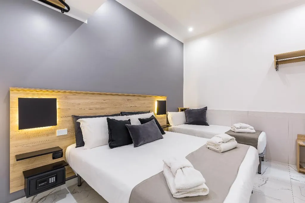 TRIPLE TWO BEDS Room, Sant'Angelo Suites, Naples