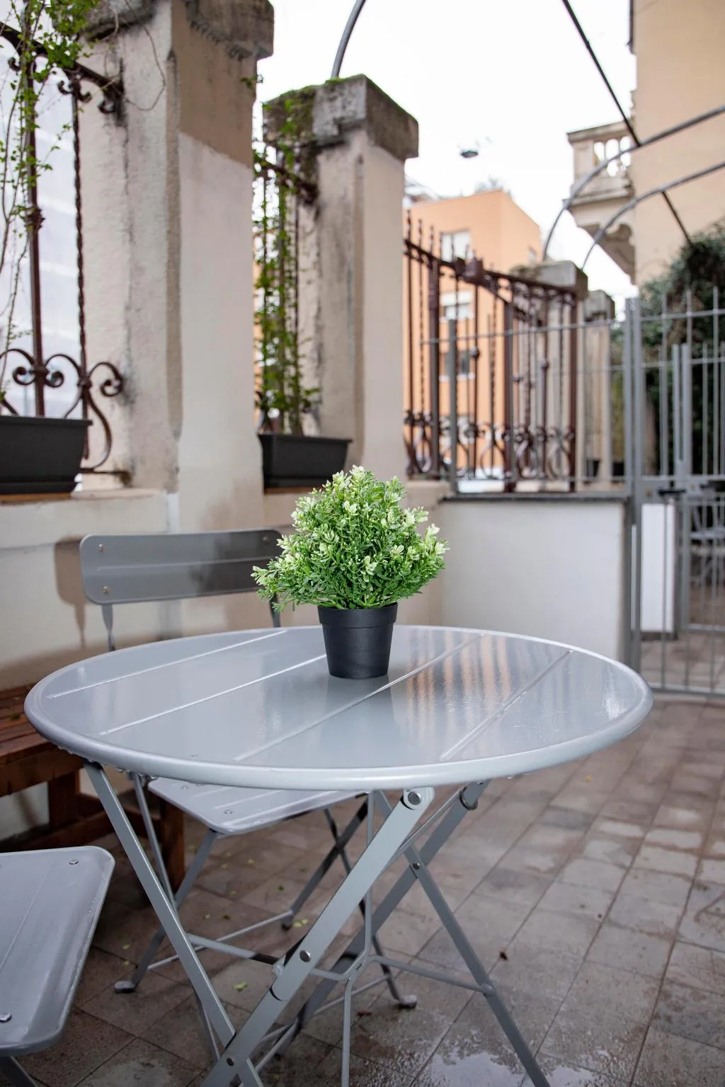 STUDIO CAPACITY 4 Room, Easy Apartment Navigli, Milan