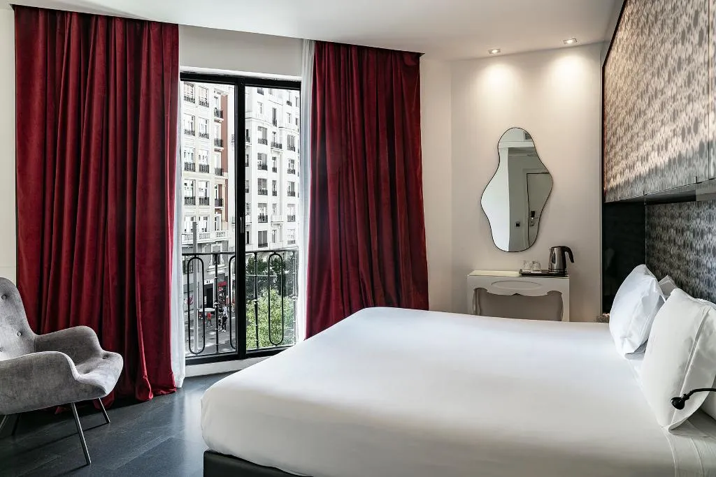 DOUBLE WITH VIEWS Room, Vincci Via 66, Madrid