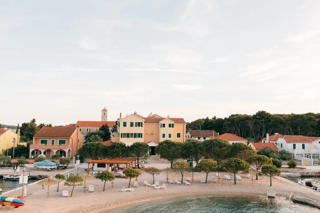 Beach, Spongiola, Split