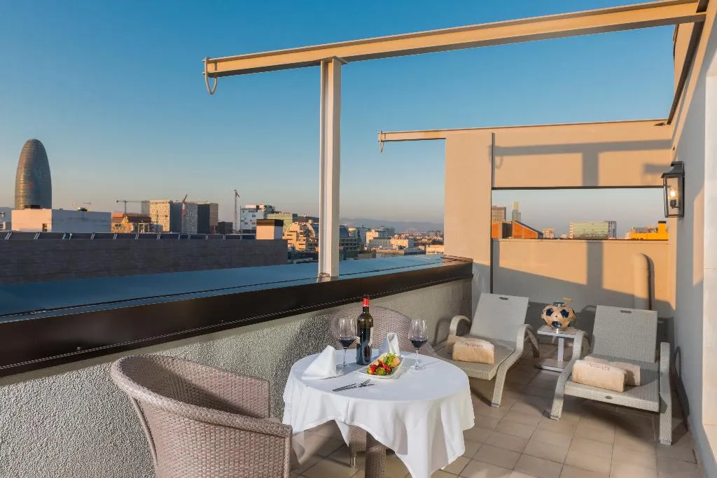 Double or Twin DELUXE WITH TERRACE Room, Salles Hotel Pere IV, Barcelona