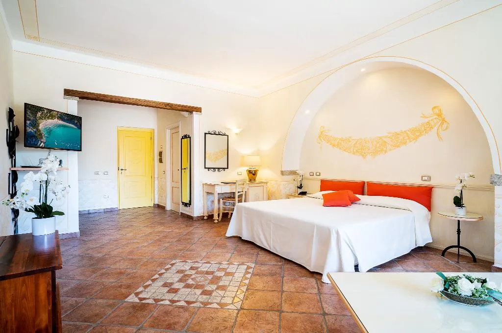 DOUBLE STANDARD Room, LH Pozzo Sacro, Olbia