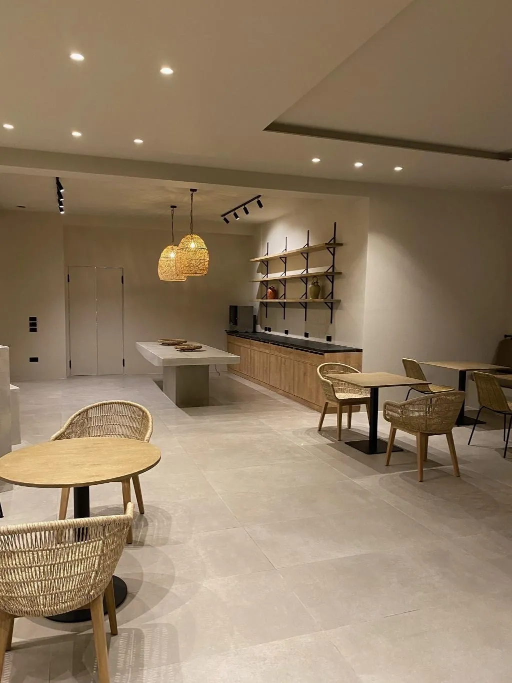 Lobby, Panas, Kefallinia