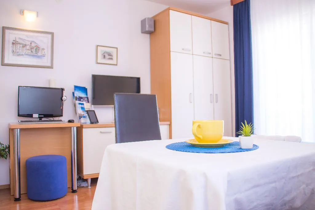 STUDIO SUPERIOR Room, Villa Midea, Split