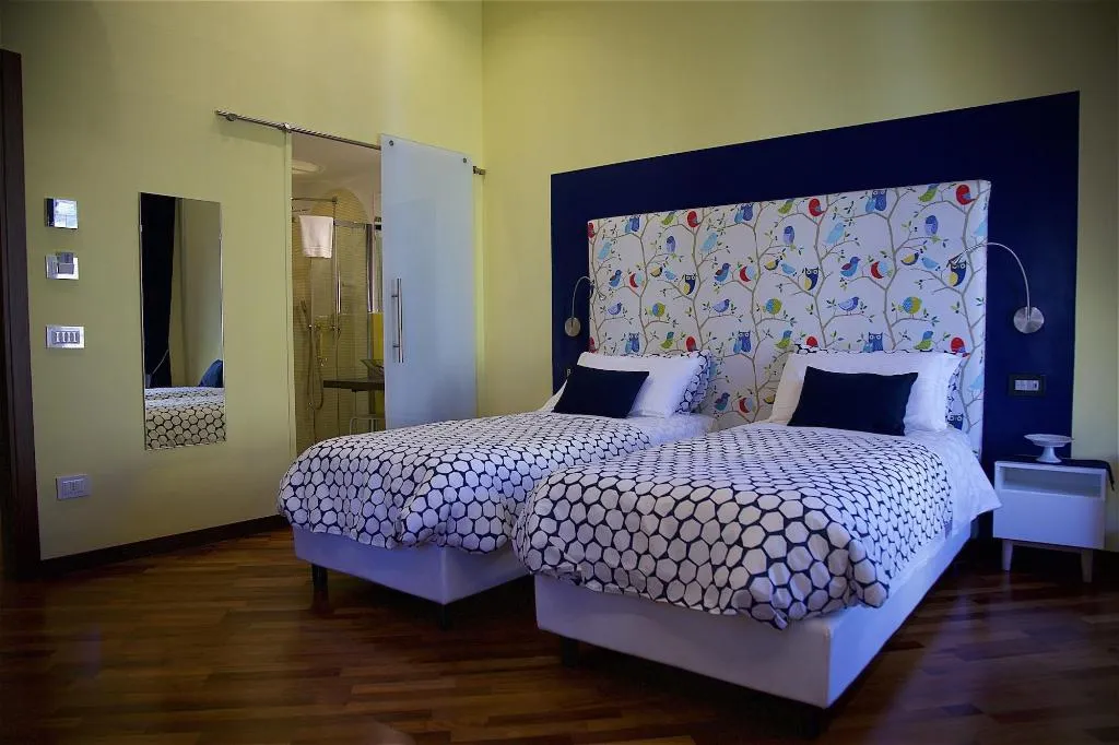 Room, Il Giardino Segreto, Naples