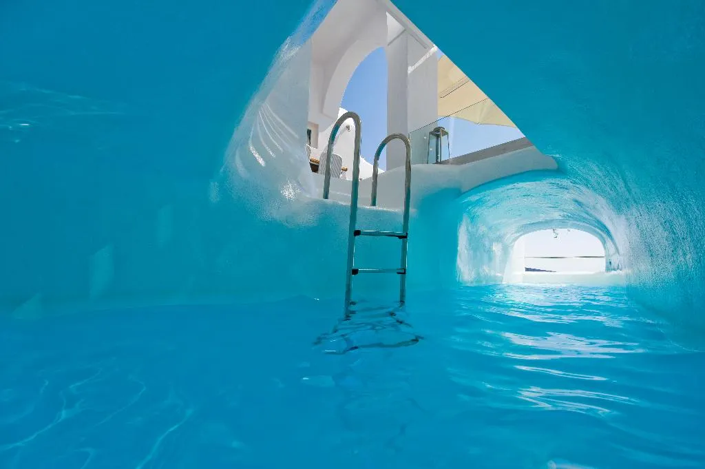 VILLA WITH PRIVATE POOL Room, Hyperion Oia Suites, Santorini