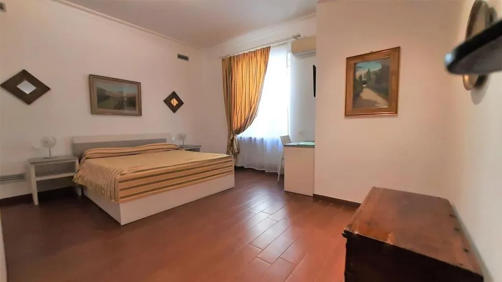 Room, B B Five Roma, Rome