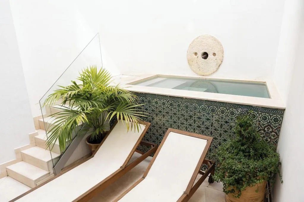 Room, Honest Sevilla, Seville