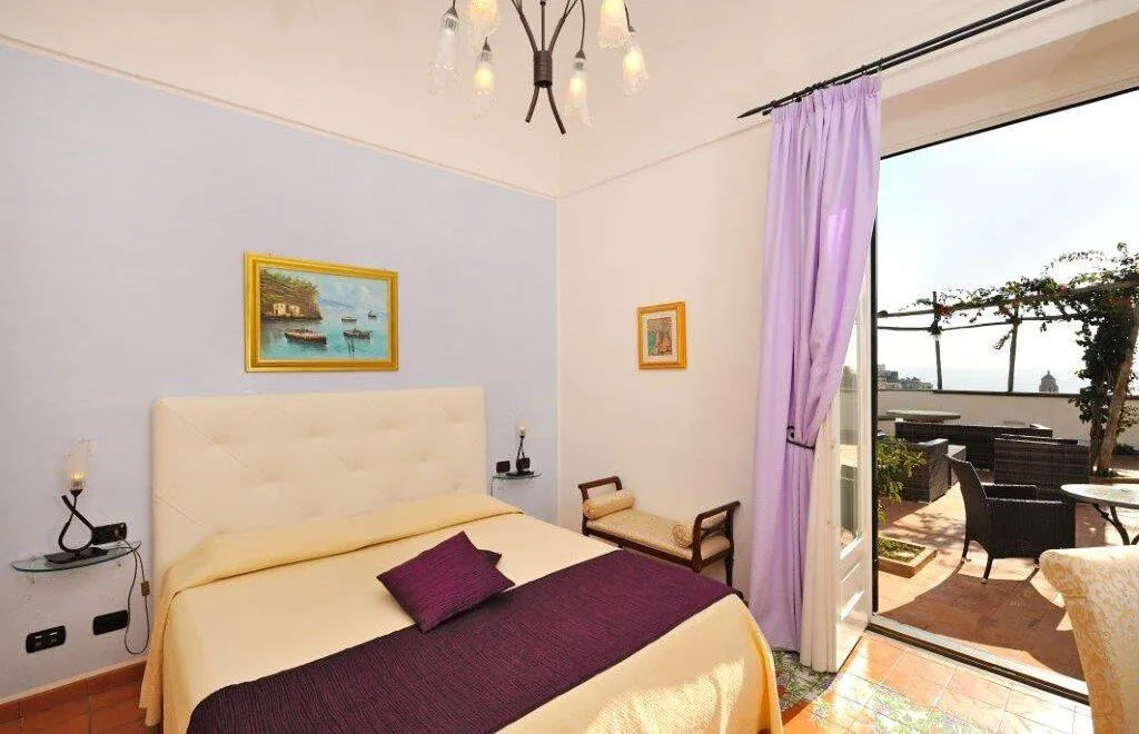 DOUBLE DELUXE SEA VIEW Room, Hotel Villa Annalara, Naples