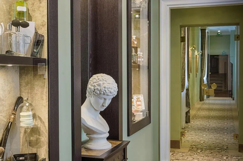 Lobby, Palazzo Roselli Cecconi, Florence
