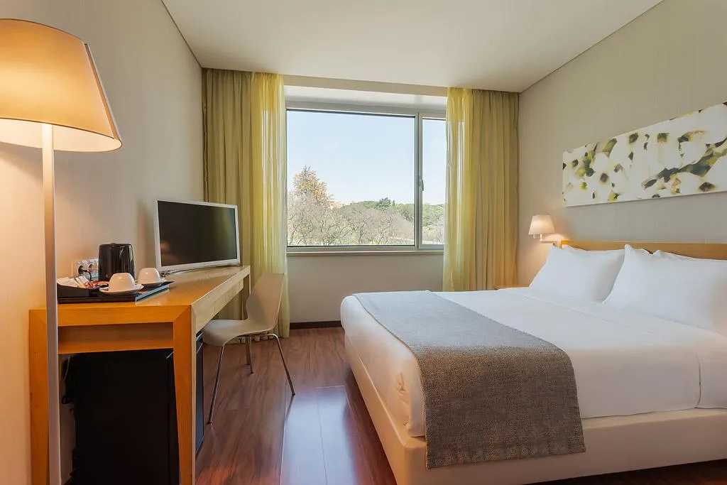 Double or Twin ECONOMY Room, HF Fenix Garden, Lisbon