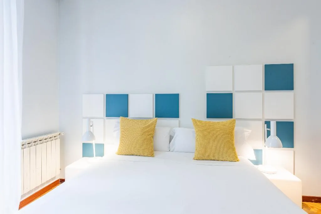APARTMENT TWO BEDROOMS Room, Smartr Chueca, Madrid