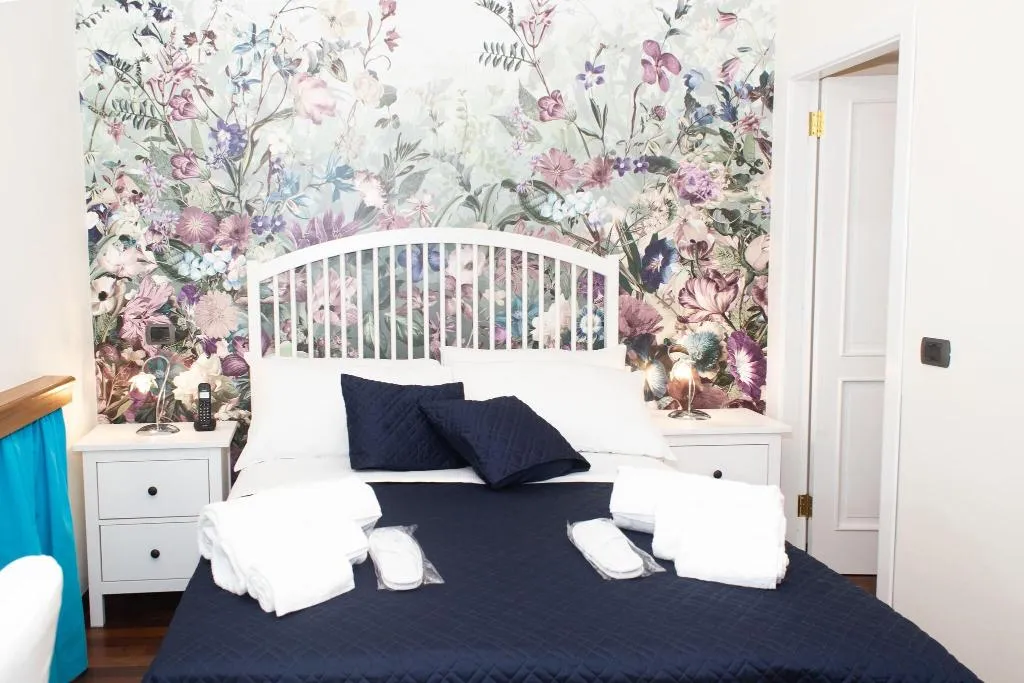 Room, Bed Boutique Napoli Colors, Naples