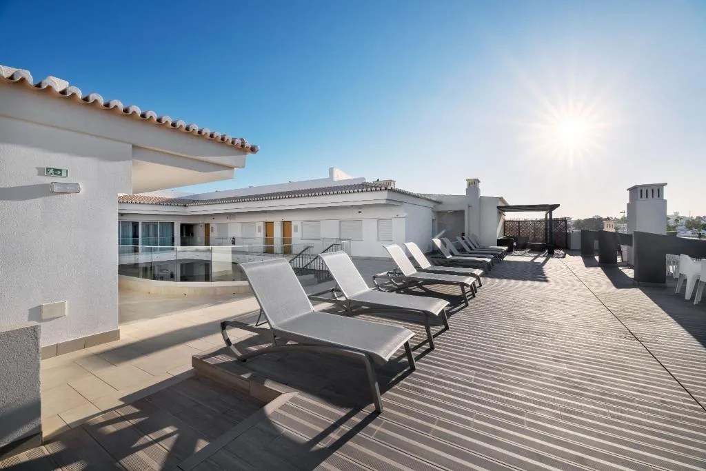Terrace, AlvorMar Apartamentos Turisticos, Algarve