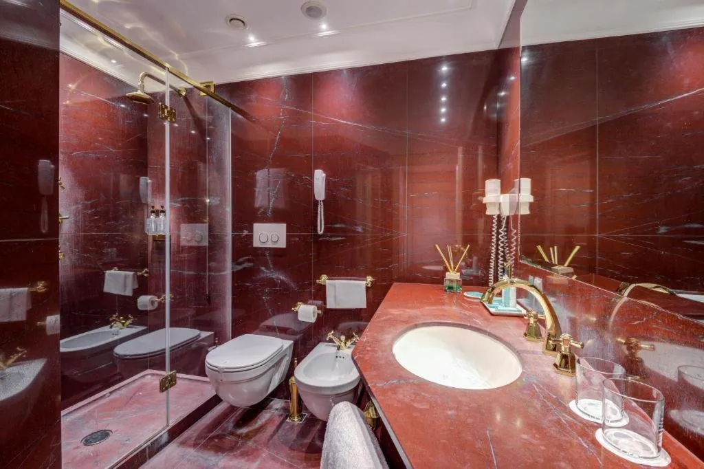 JUNIOR SUITE CAPACITY 3 Room, Ai Reali Hotel, Venice