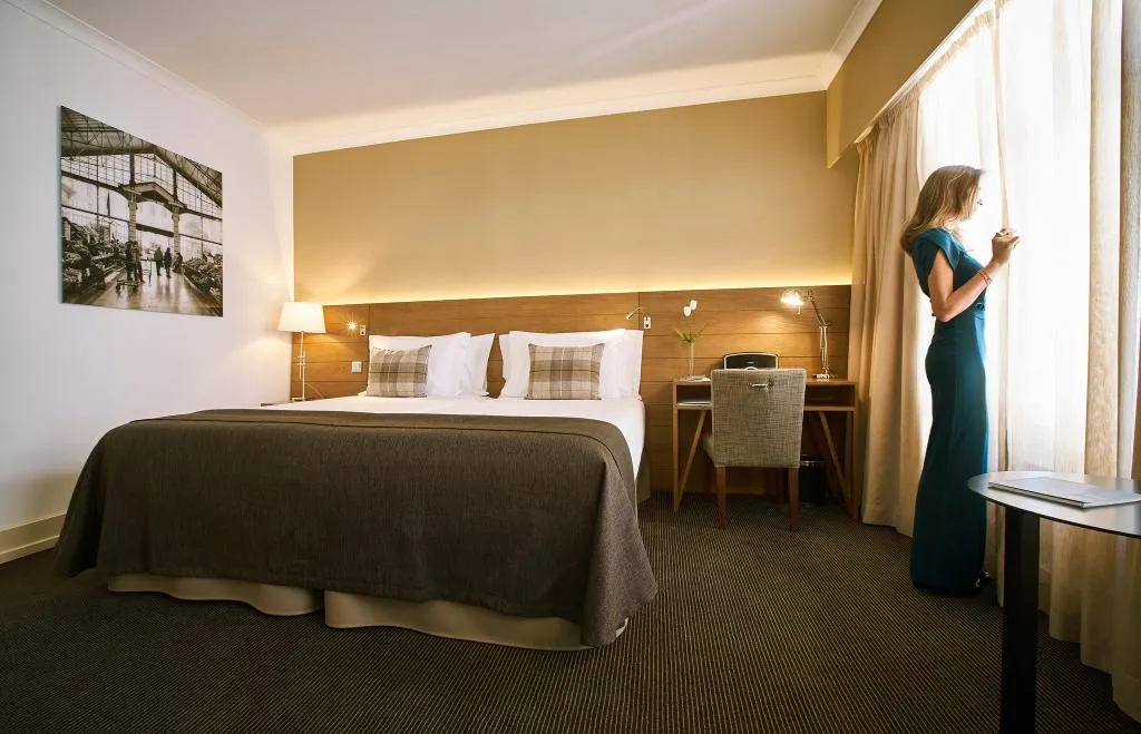 FAMILY ROOM CAPACITY 4 Room, PortoBay Marques, Lisbon